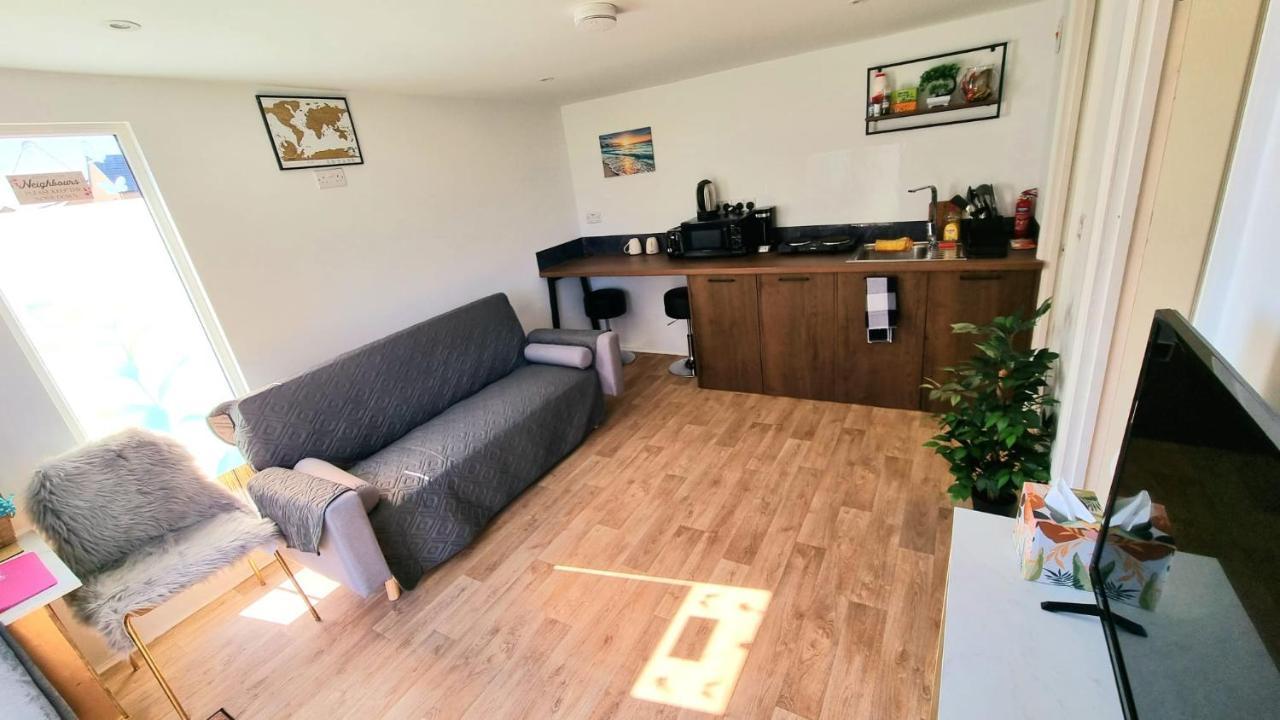 T-I-G-H The Coziest Place Wifi & Netflix Near Roundhay Villa Leeds  Bagian luar foto